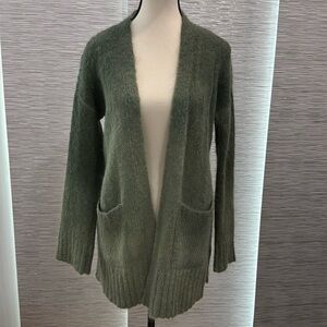 Anthropologie Alpaca & Merino Wool Two Tone ombré Green Cardigan Size XS.